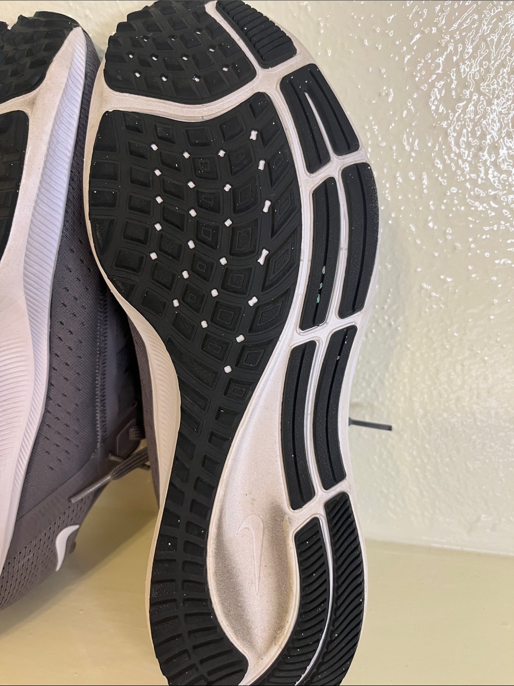 Nike Air Zoom Pegasus 38, women’s sz9.
Grey & White. - Picture 10 of 12